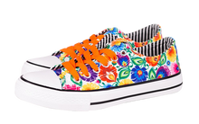 Load image into Gallery viewer, White Lowicz sneakers
