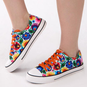 White Lowicz sneakers